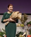 Dansk Marketingforsknings Talentpris goes to Ekaterina Salnikova at the anniversary celebrations held by the Danish Food and Drink Federation.